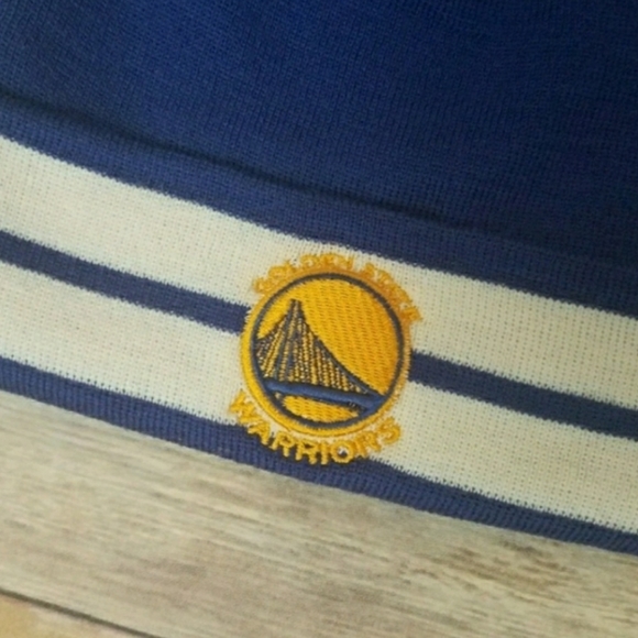 Golden State Warriors Winter Hat - Picture 2 of 3